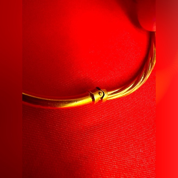 WOW POSHMARK - Authentic 10K Gold Italian Bangle Bracelet - Picture 7 of 16